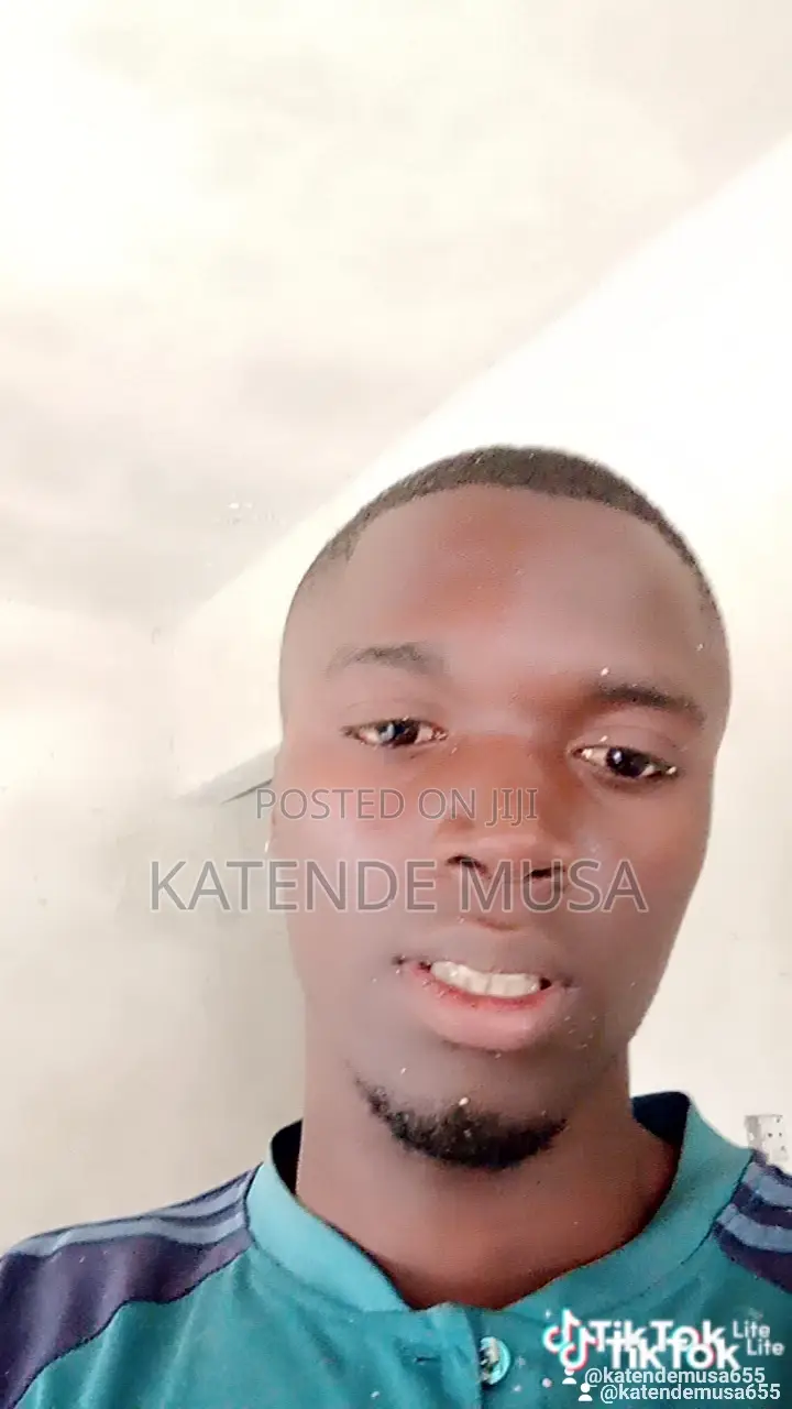Super Market Attendernt