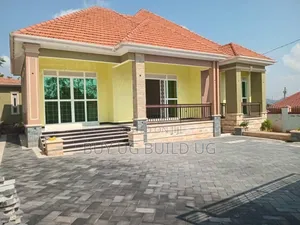 4bdrm Bungalow in Bwebajja Entebbe, Division B for sale