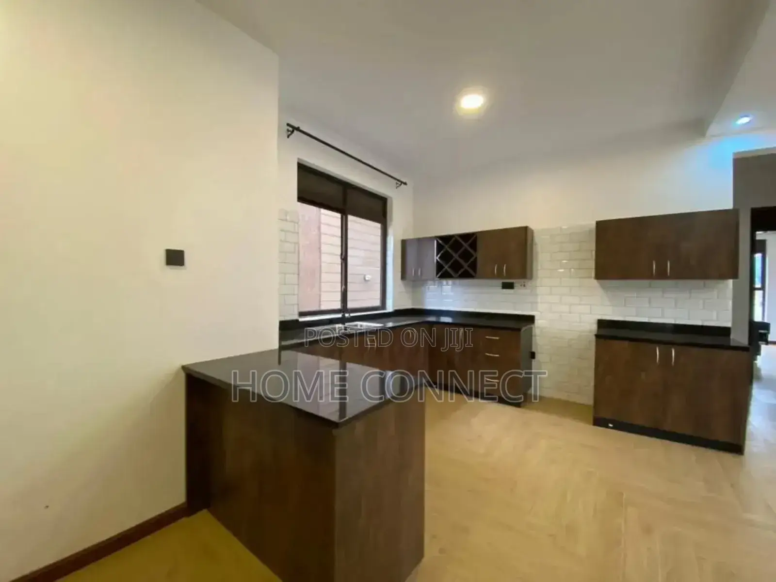 3bdrm Apartment in Kulambiro  Ring Road, Central Division for rent