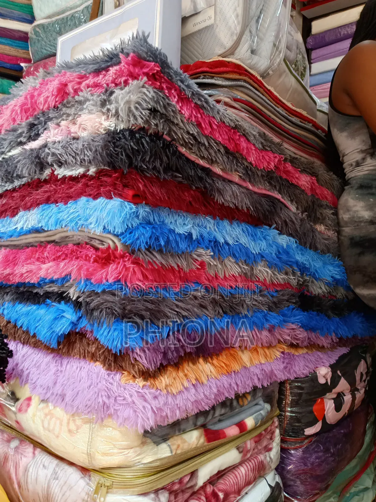 Elegant Fluffy Carpets Large