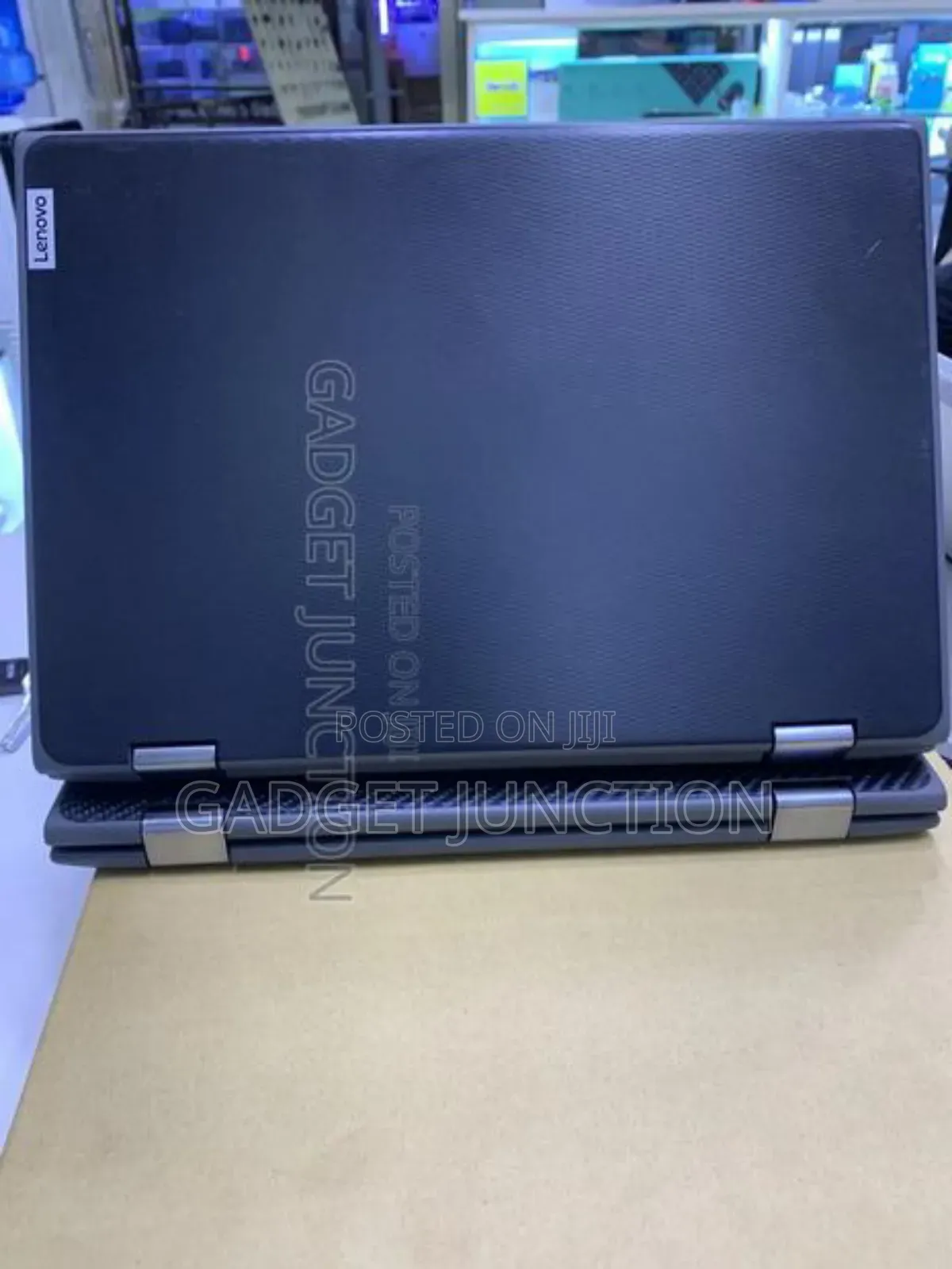 Laptop Lenovo 300e 4GB Intel Pentium SSD 128GB
