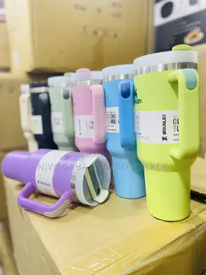 Original Stanely Mug 1.18l . Colors; Blue/Black/Pink/Etc
