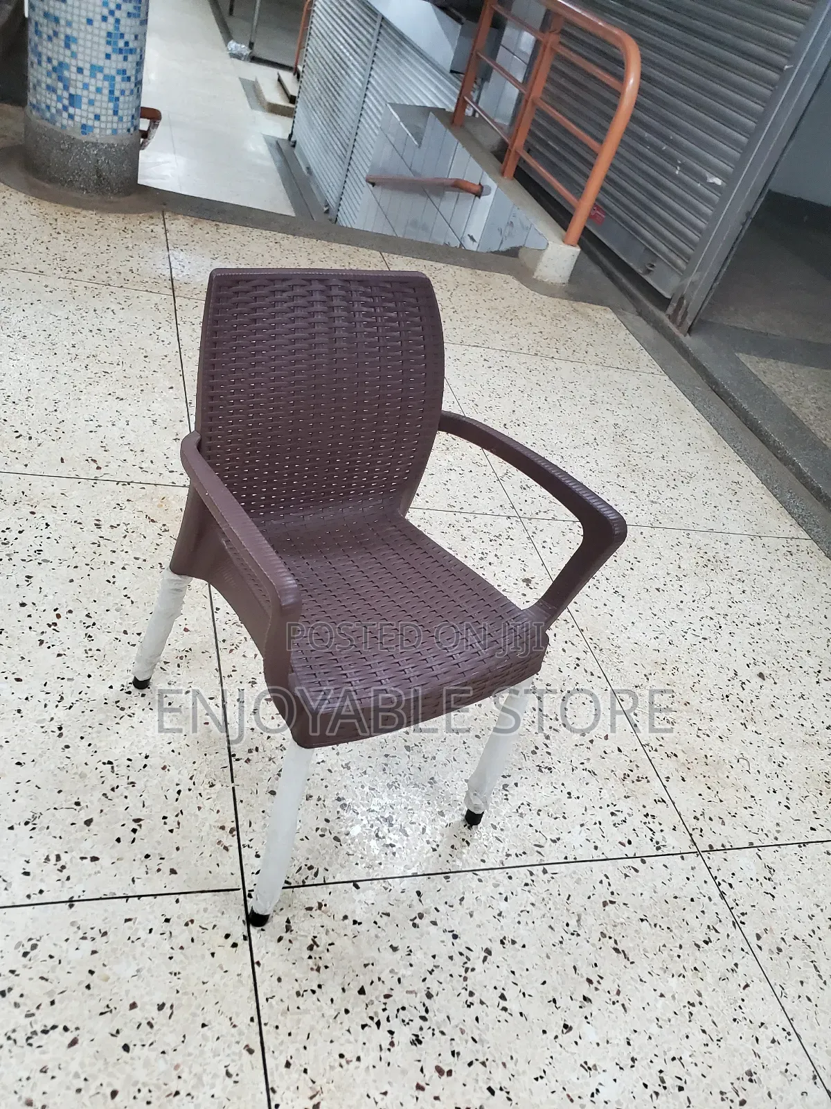 Modernity Plastic Chairs Plastic Chairs