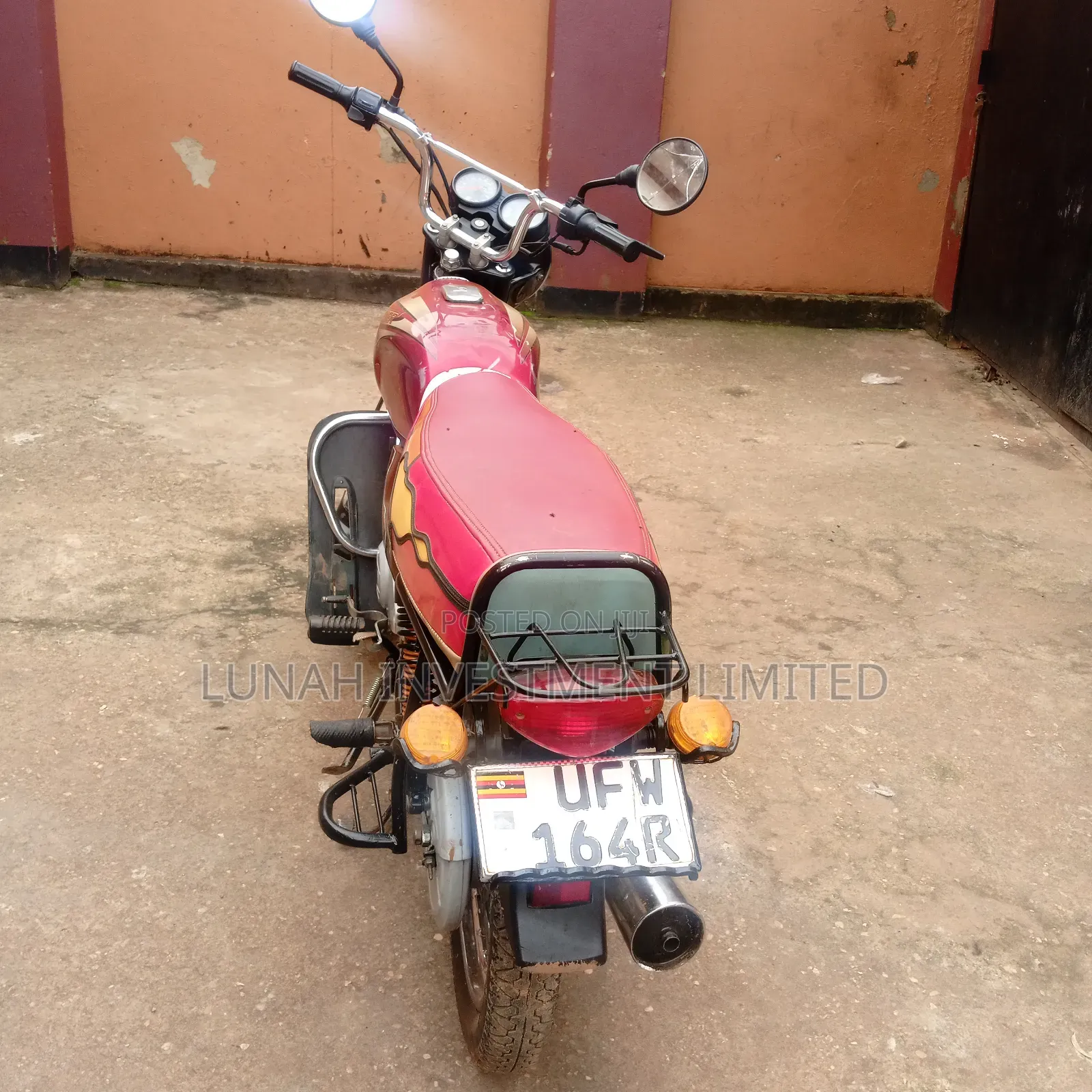 Bajaj Boxer 2024 Silver