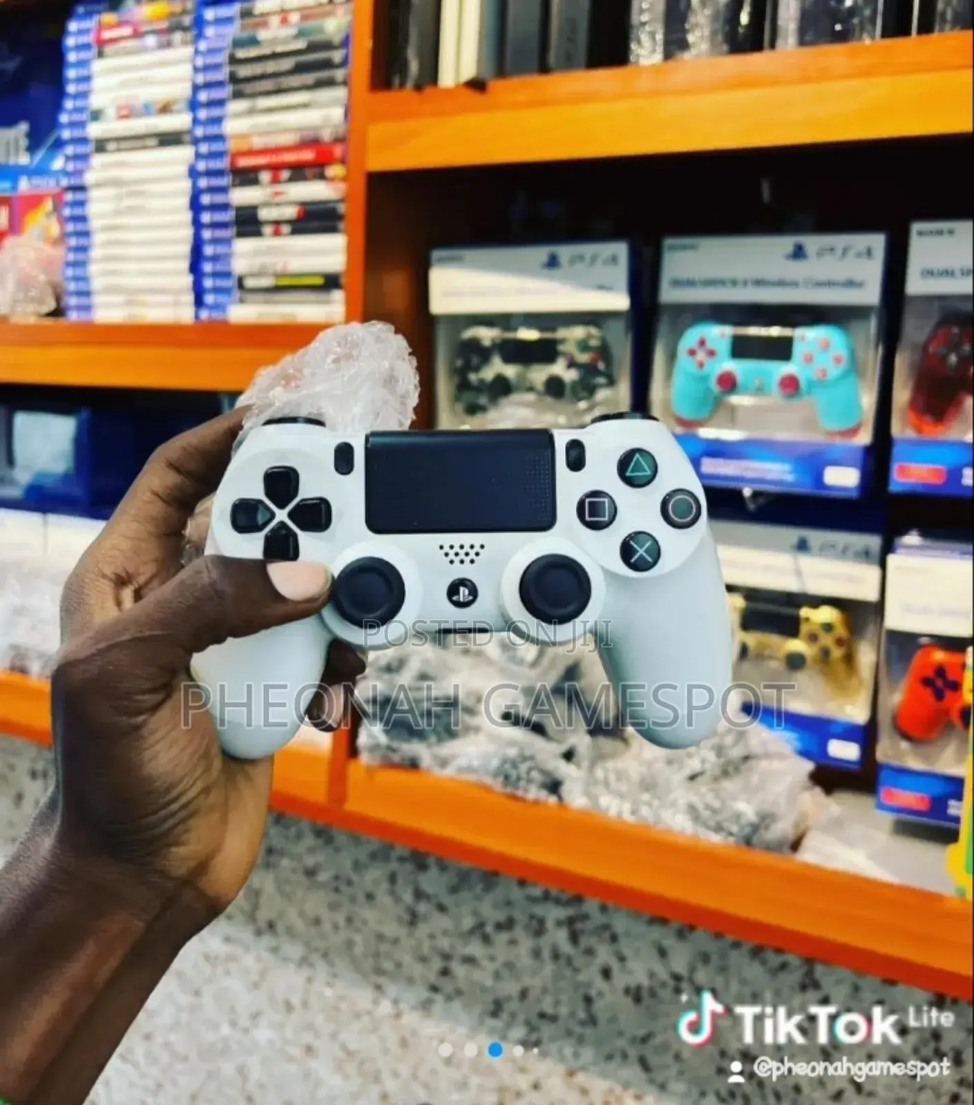 Brand New Ps4 Controllers (Game Pads) Available Only 75000