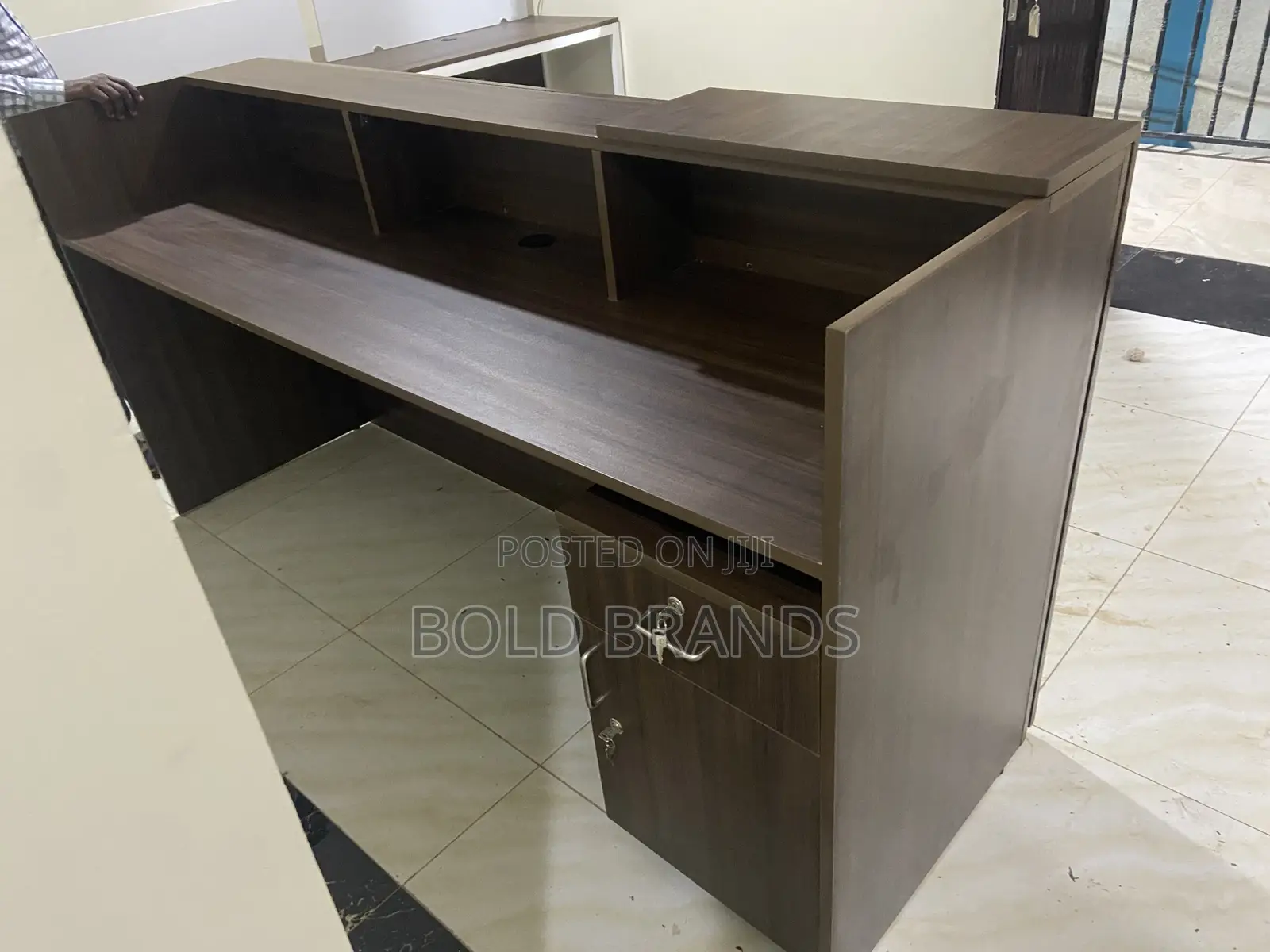Modern Reception Counter
