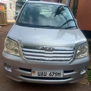 Photo - Toyota Noah 2006 Teal