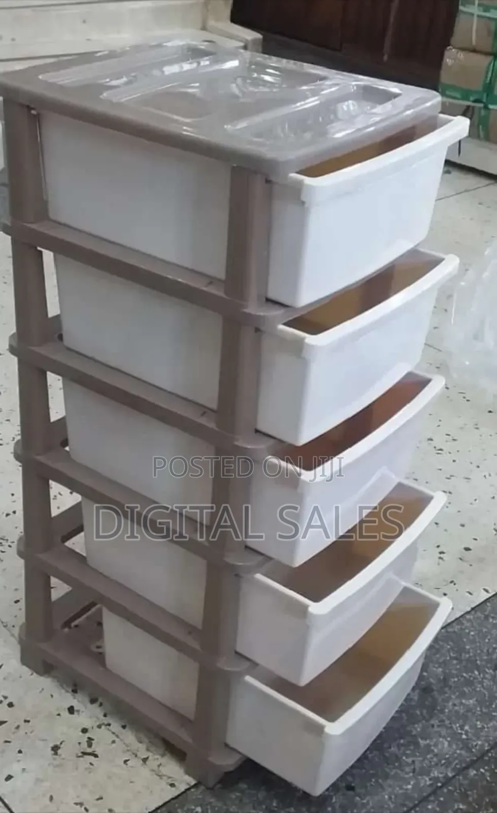 Simple Plastic Cabinet