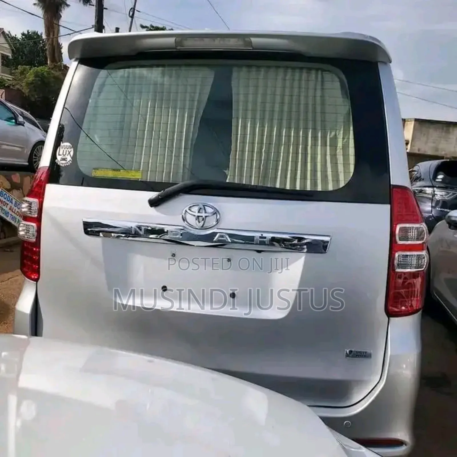 Toyota Noah 2010 Silver