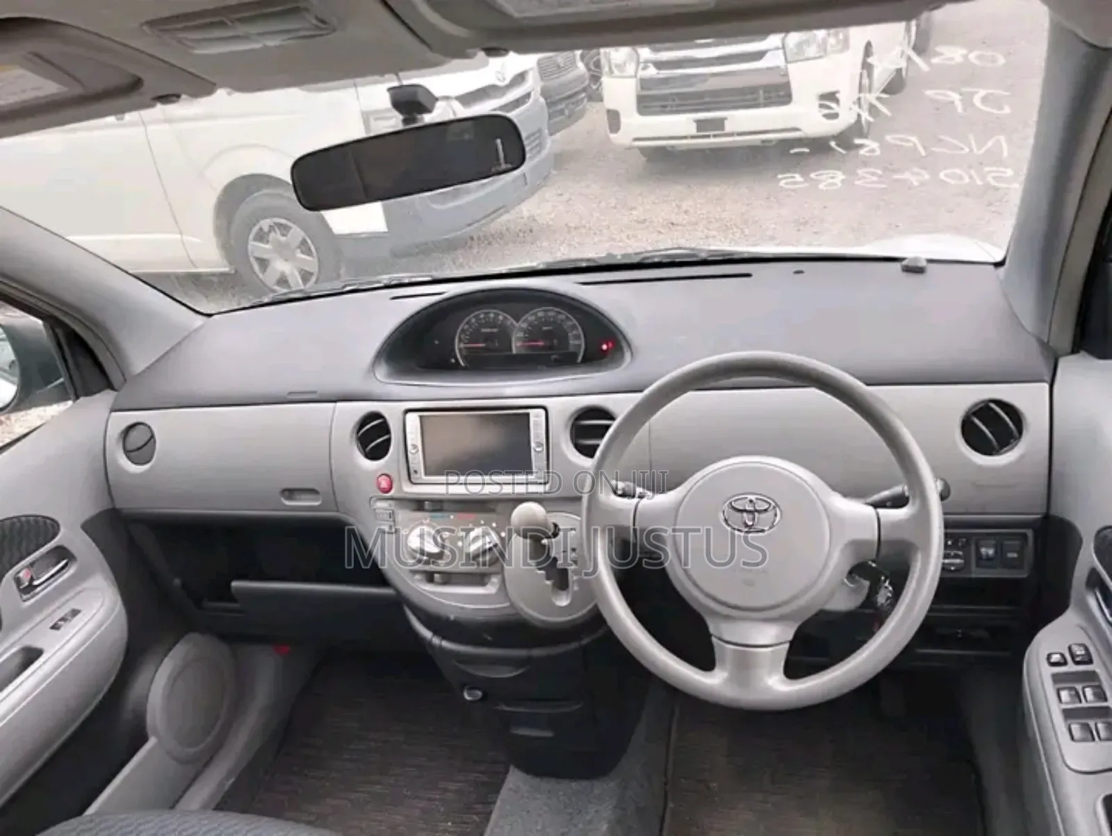 Toyota Sienta 2008