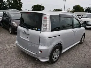 Toyota Sienta 2008