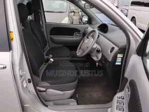 Toyota Sienta 2008