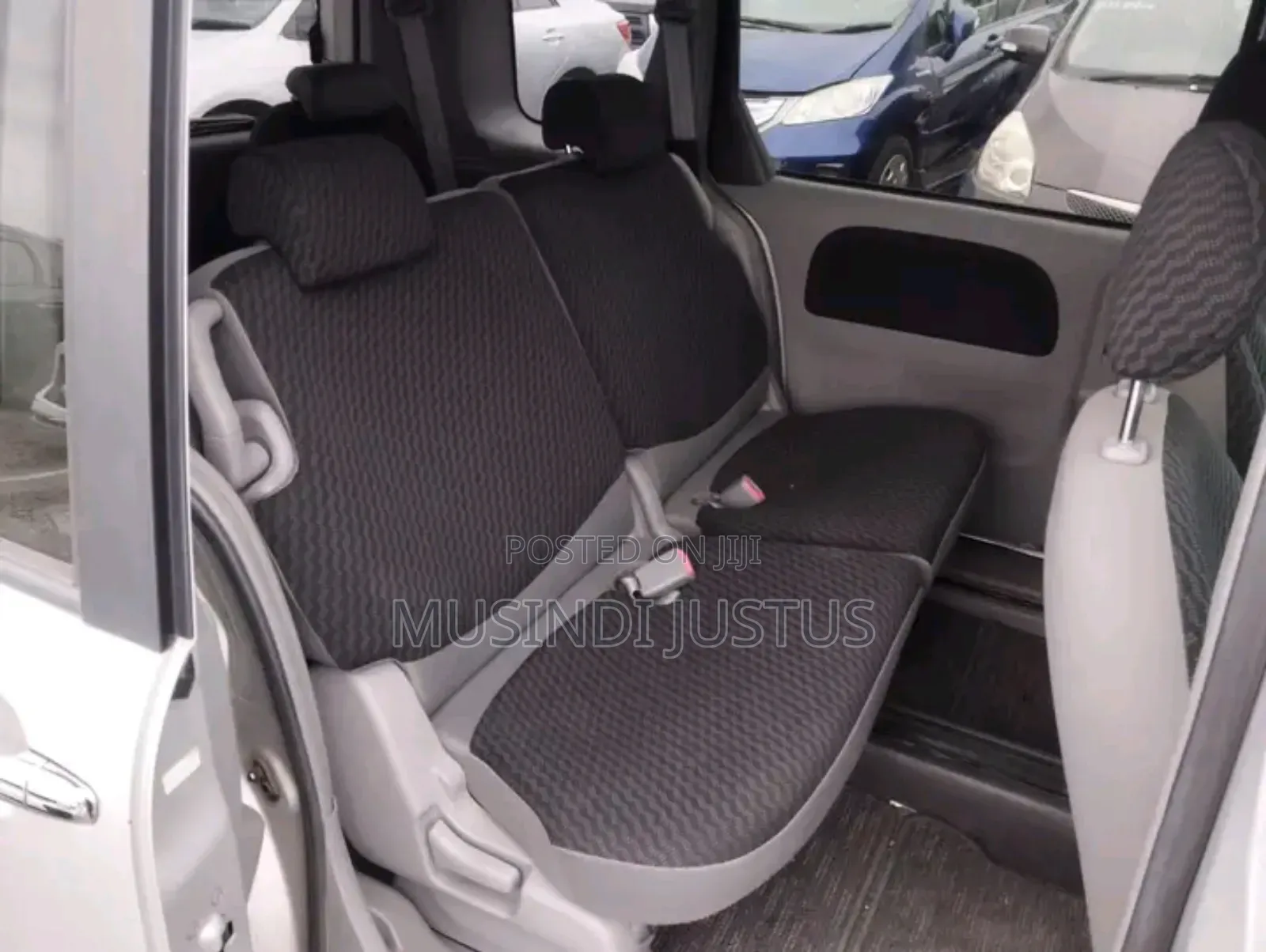 Toyota Sienta 2008