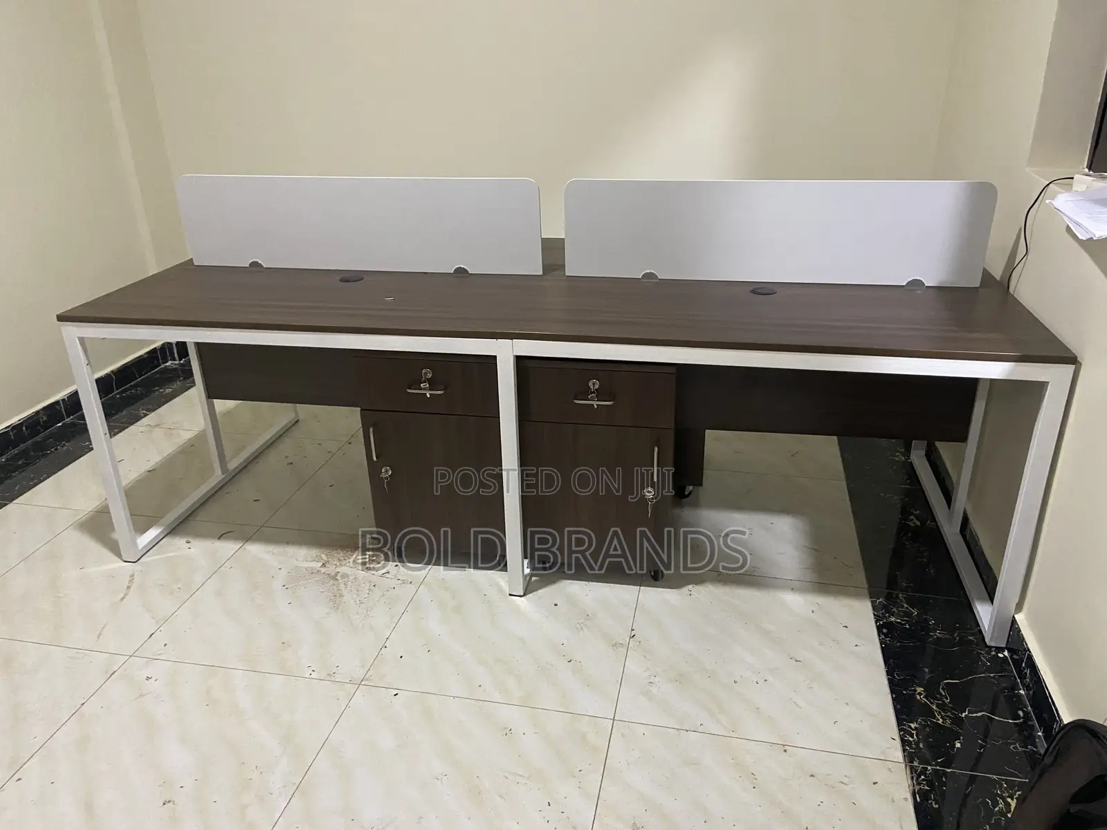 Trendy Four Seater Workstation