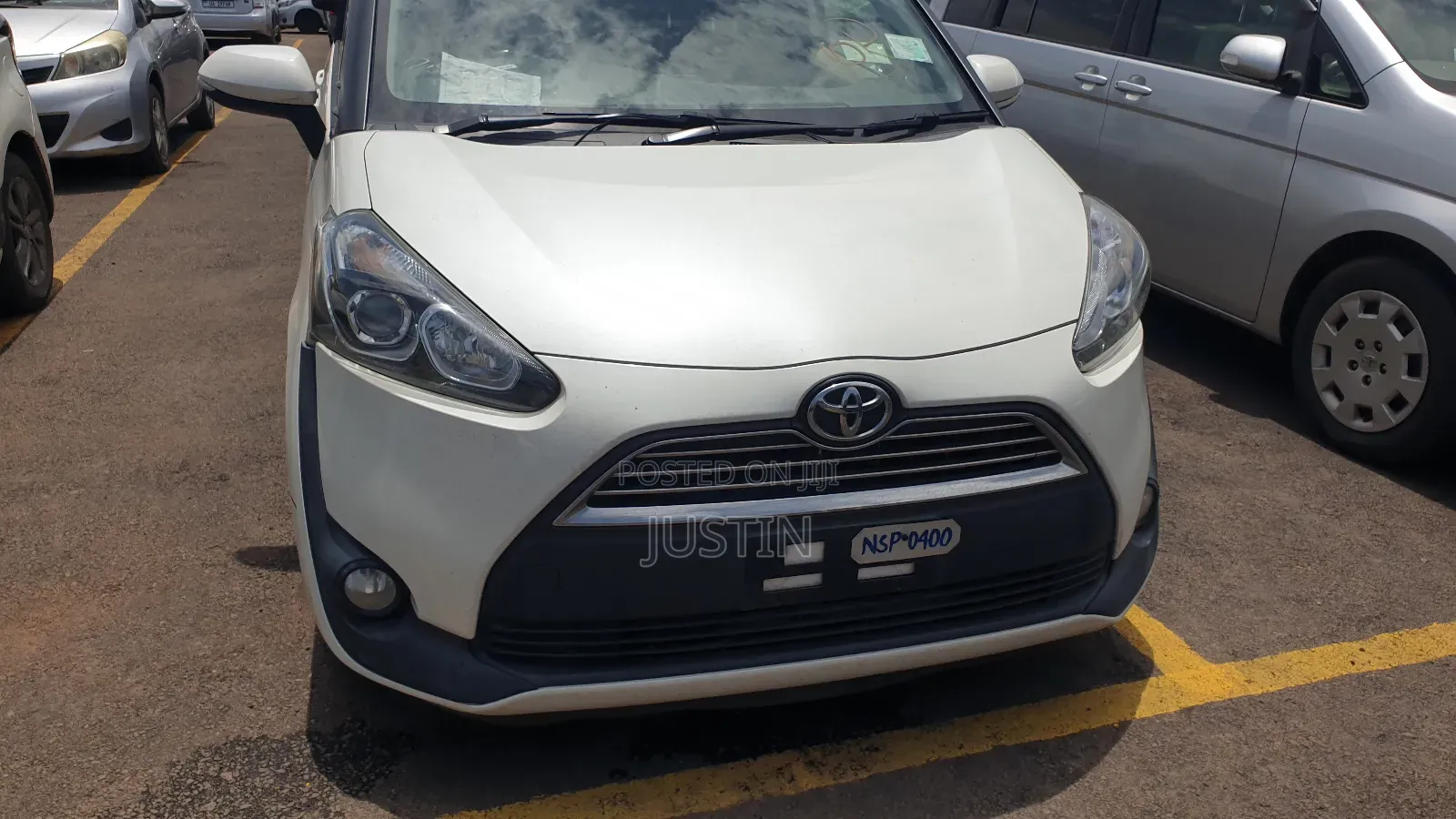 Toyota Sienta 1.5 AWD (6-seater) 2015 White