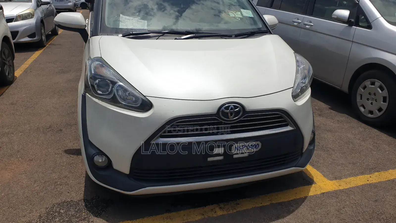 Toyota Sienta 1.5 AWD (6-seater) 2015 White