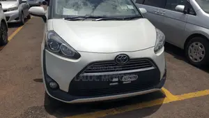 Toyota Sienta 1.5 AWD (6-seater) 2015 White