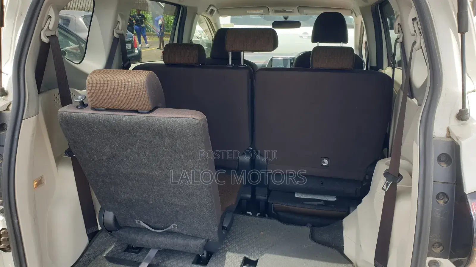 Toyota Sienta 1.5 AWD (6-seater) 2015 White