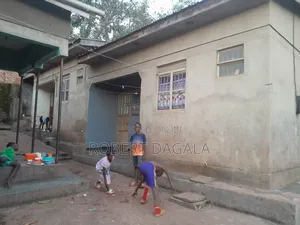 6bdrm House in Jinja for sale