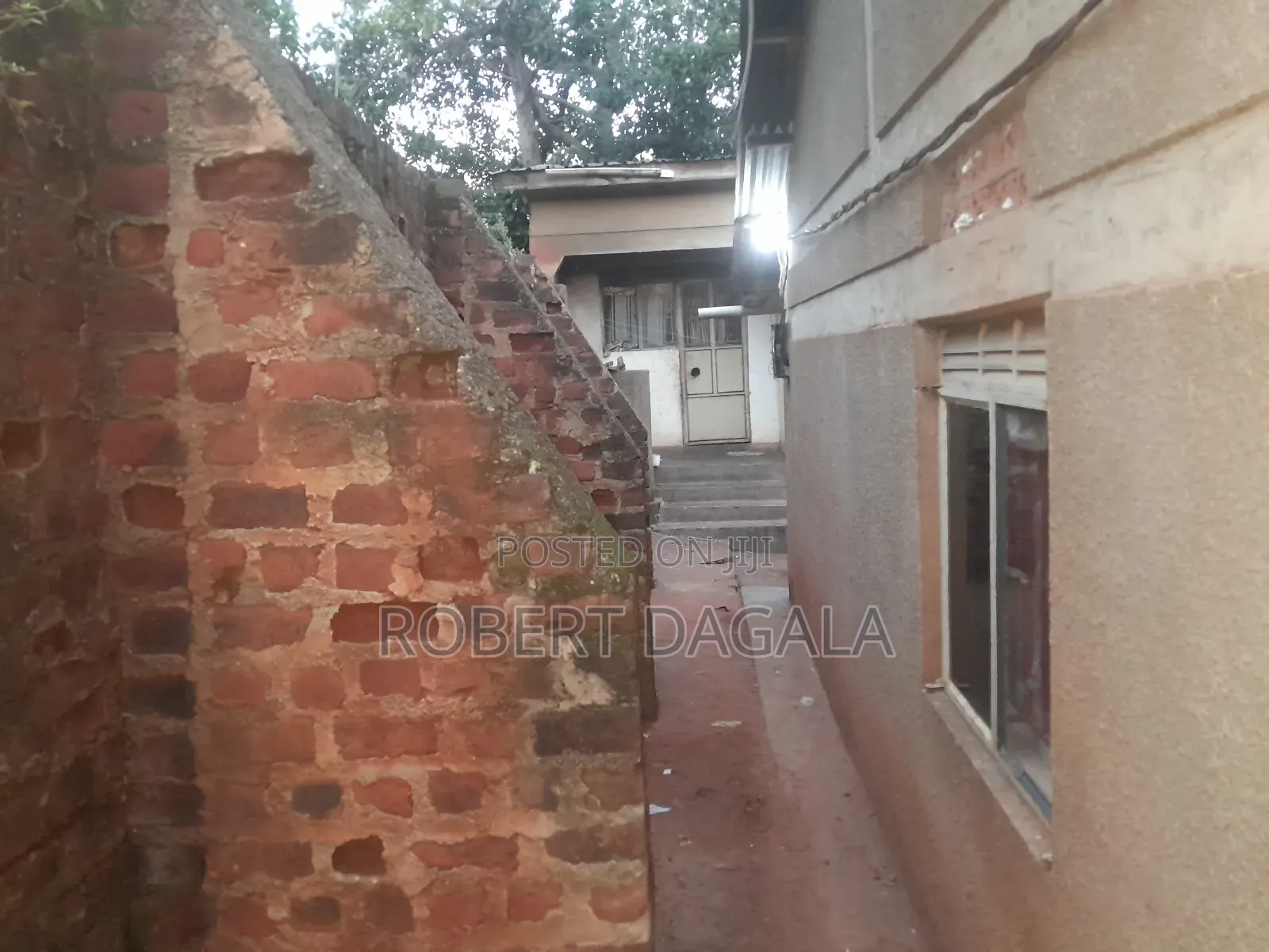 6bdrm House in Jinja for sale