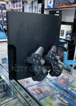 Uk Playstation 3 Slim: 15games, 2 Pads