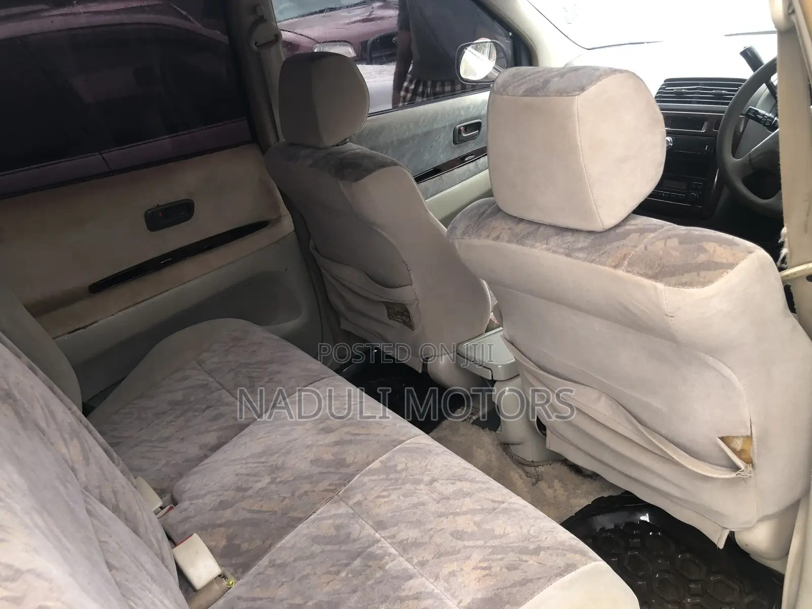 Toyota Gaia 2003