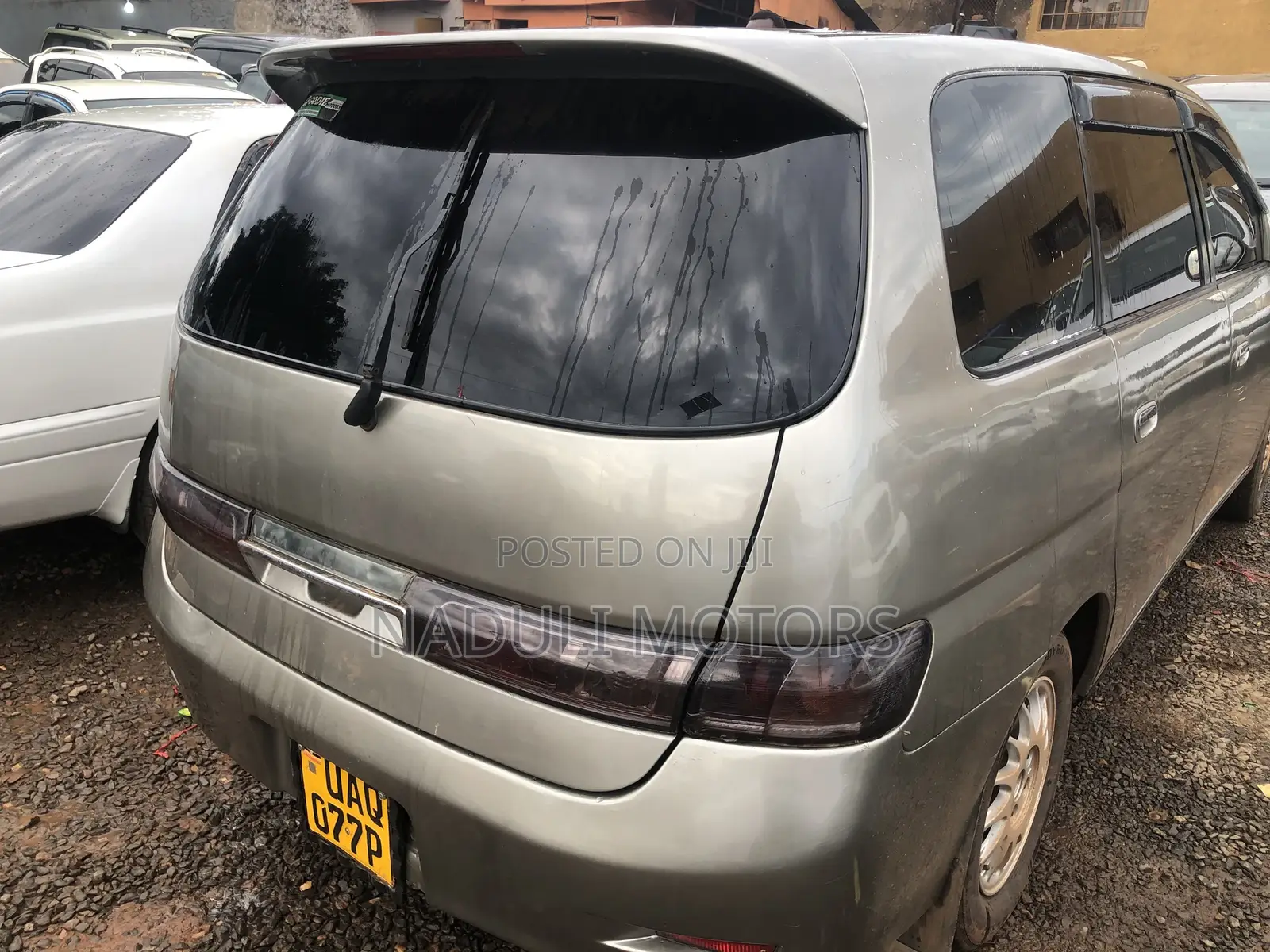 Toyota Gaia 2003