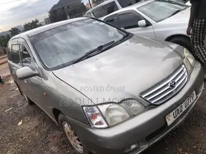 Toyota Gaia 2003