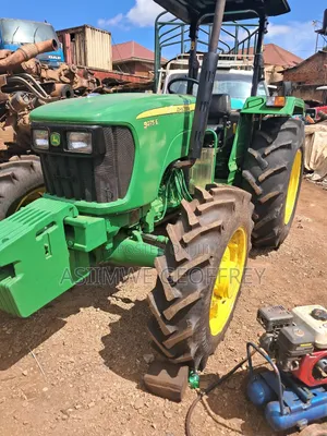 John Deere 5065e