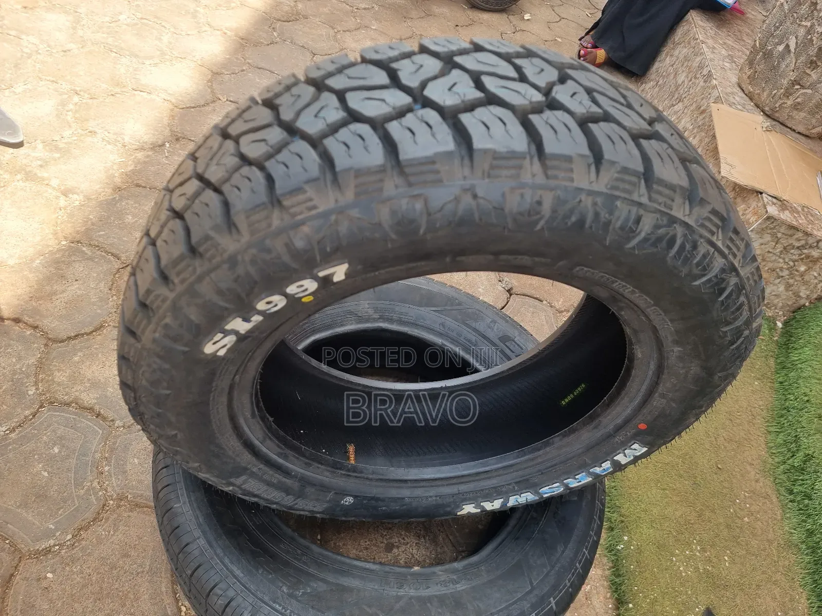235/65r18 All Terrian Tires for Harrier.