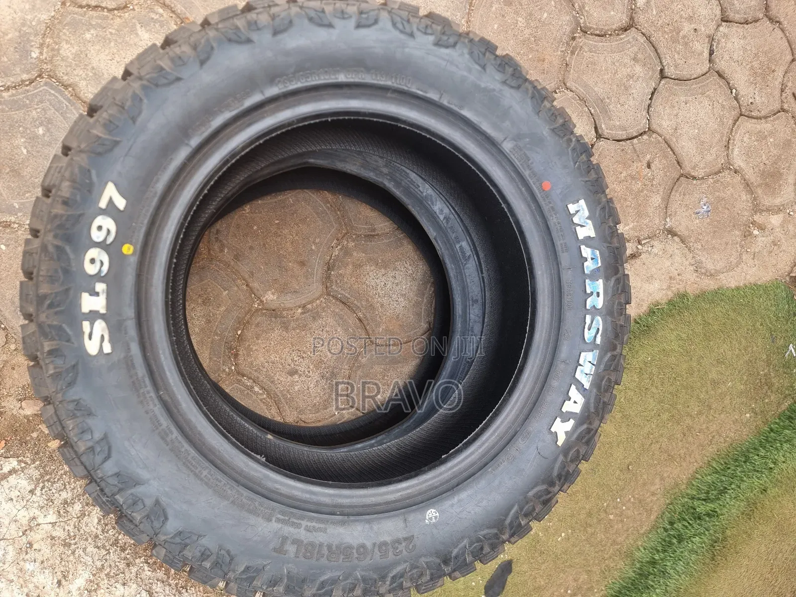 235/65r18 All Terrian Tires for Harrier.