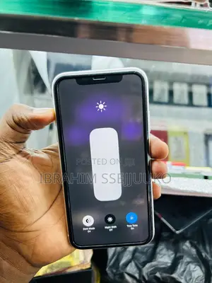 Photo - Apple iPhone 11 128 GB White