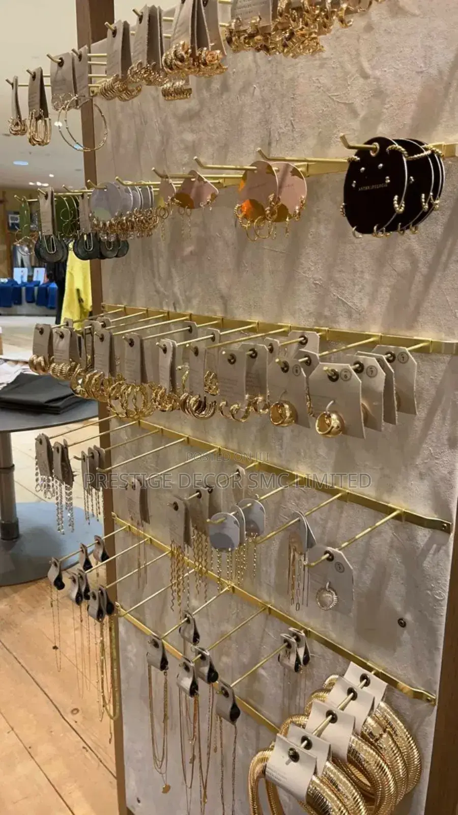 Golden Unique Boutique
