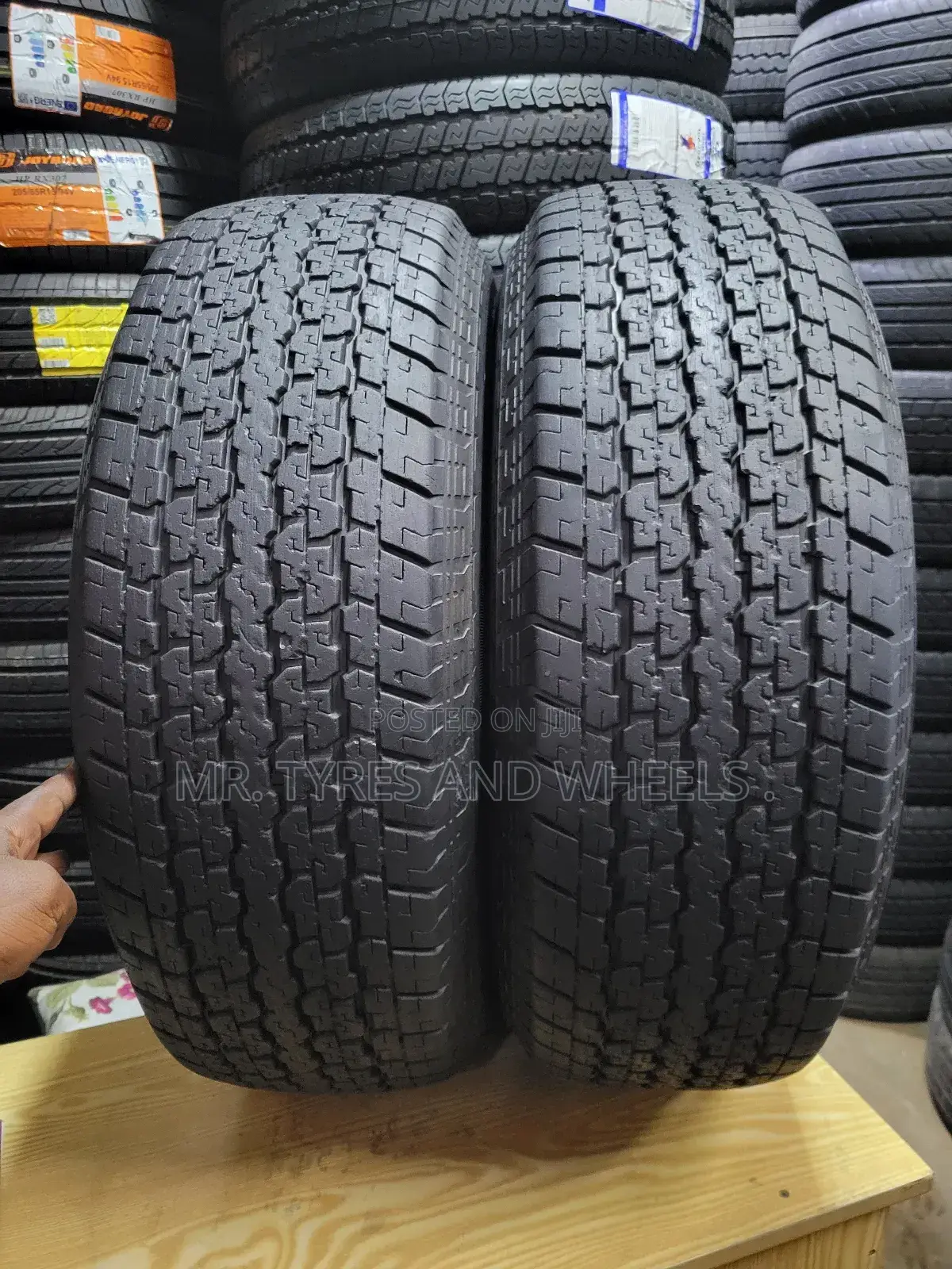 It's 255 70 R15 Used Kapsin in the Disney of Bridgestone.