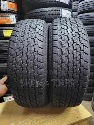 Photo - It's 255 70 R15 Used Kapsin in the Disney of Bridgestone.