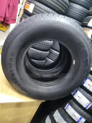 It's 255 70 R15 Used Kapsin in the Disney of Bridgestone.
