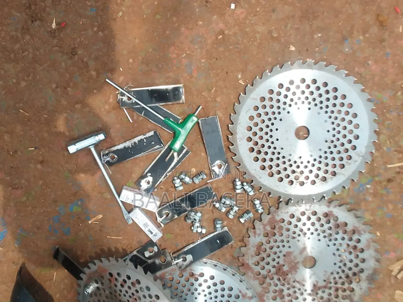 Grass Cutting Machine Blades and Threads/Repairing