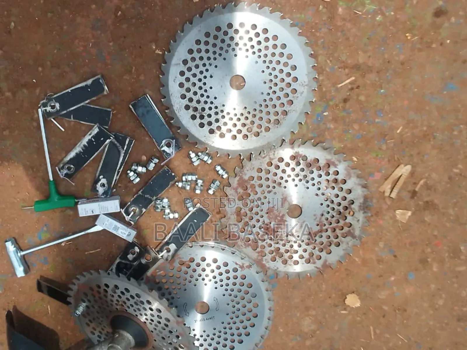 Grass Cutting Machine Blades and Threads/Repairing
