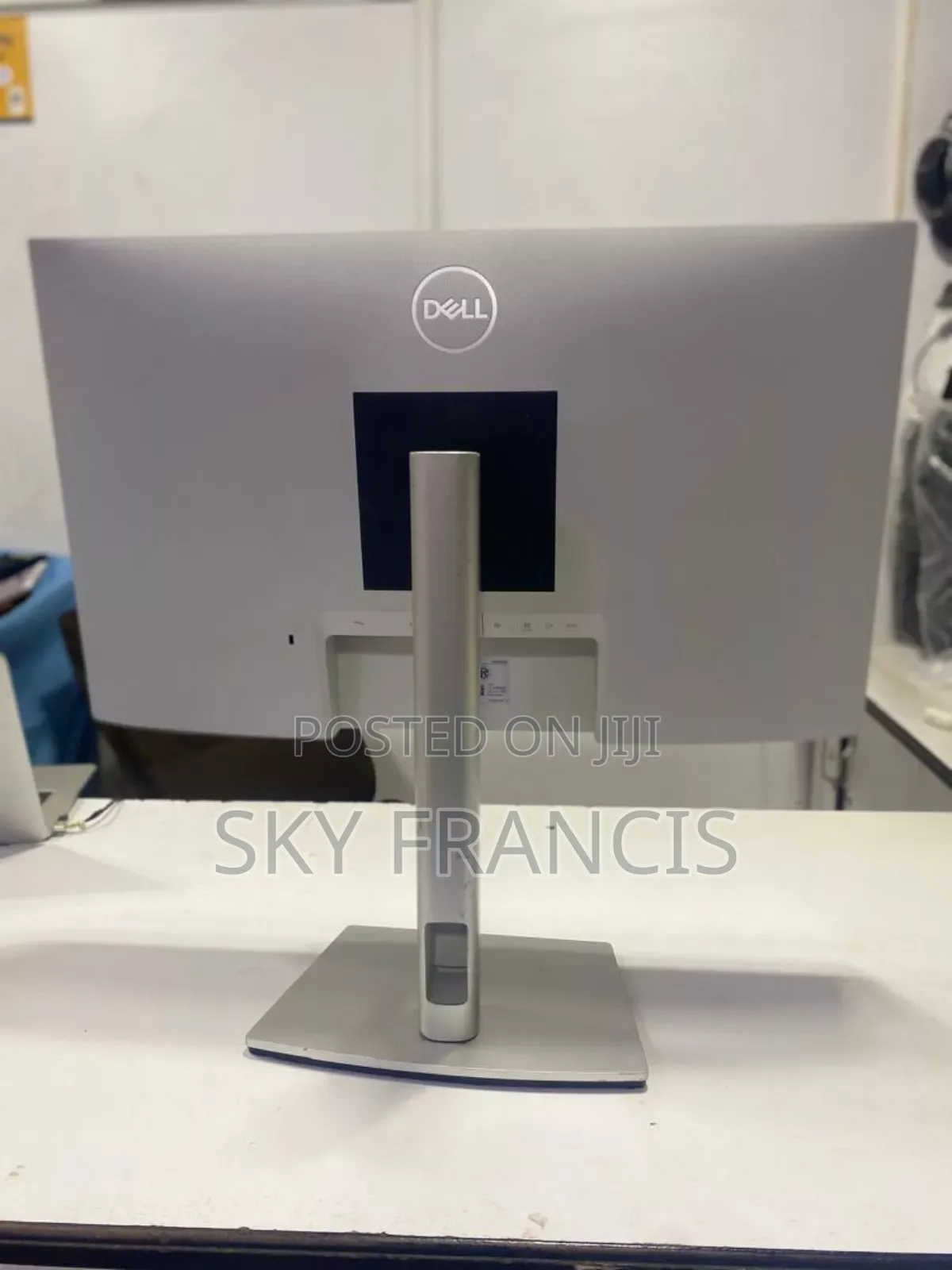 Dell Monitor Inch 24 Ips White Color