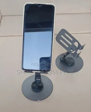 Extendable 360 Table Phone Stand / Foldable