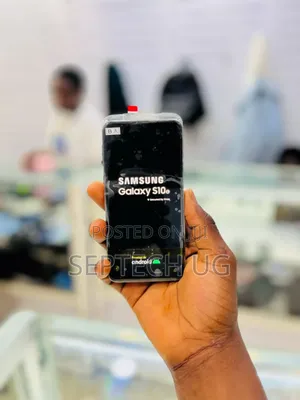 New Samsung Galaxy S10e 128 GB Black