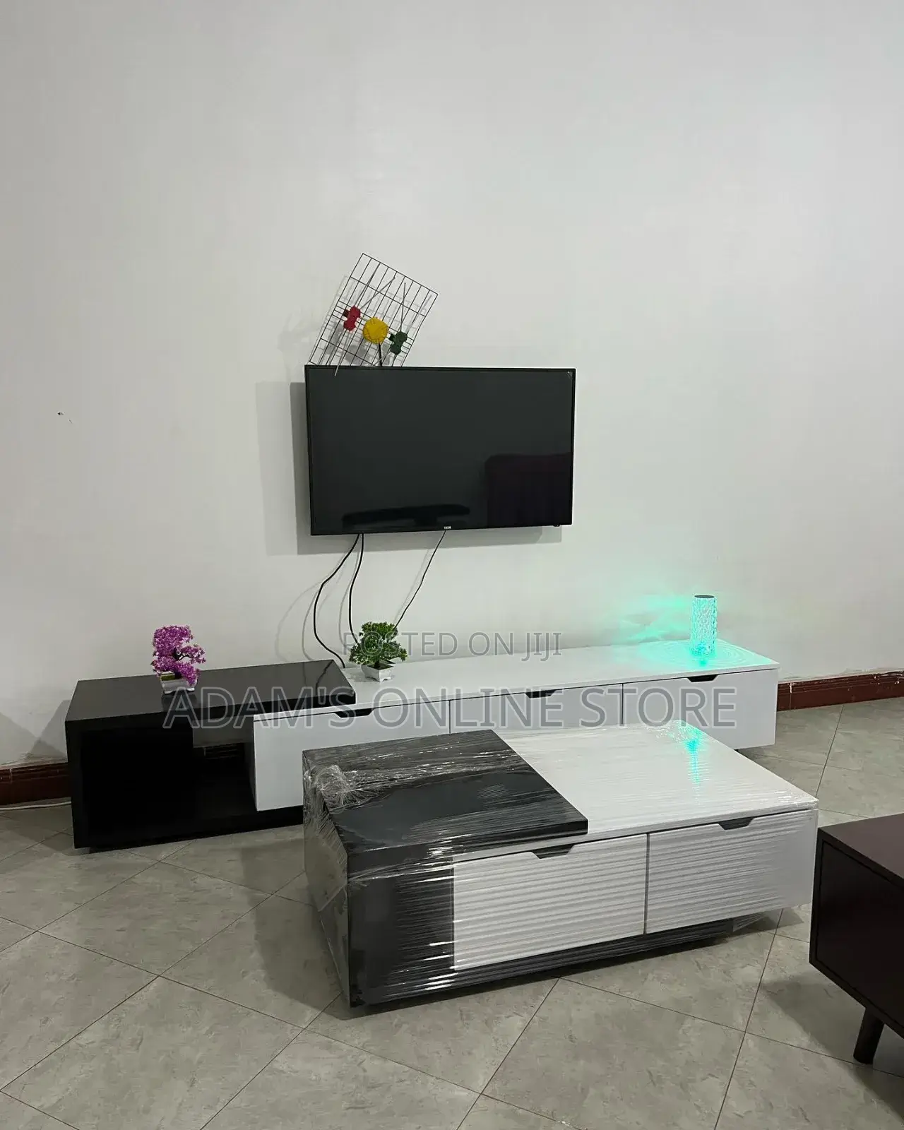 Certer Table With Tv Stand Unit Full Set White and Black