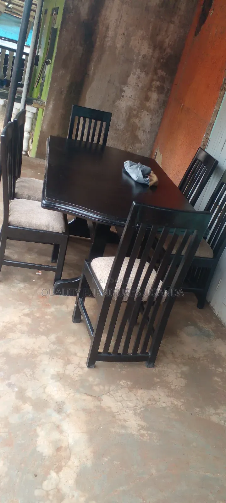 Black Dinning Table