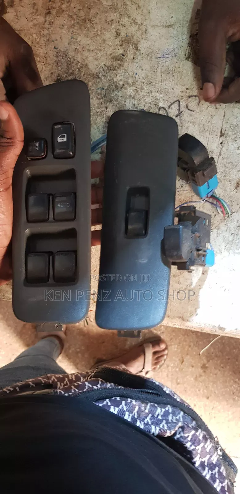 A Set of Door Pannel Switches for Toyota Kluger