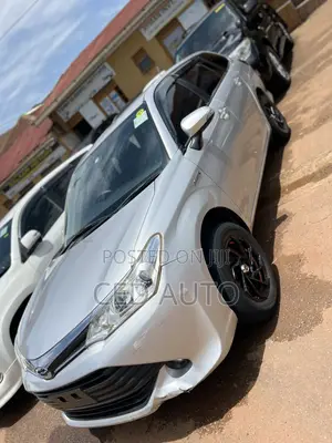Toyota Corolla Fielder 2015 Silver