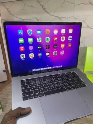 Laptop Apple MacBook Pro 2016 16GB Intel Core i7 SSD 512GB