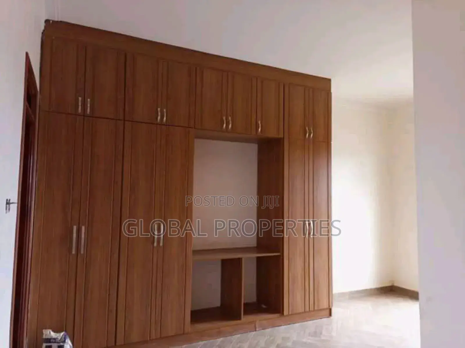 2bdrm Bungalow in Nsawo Estate, Central Division for rent