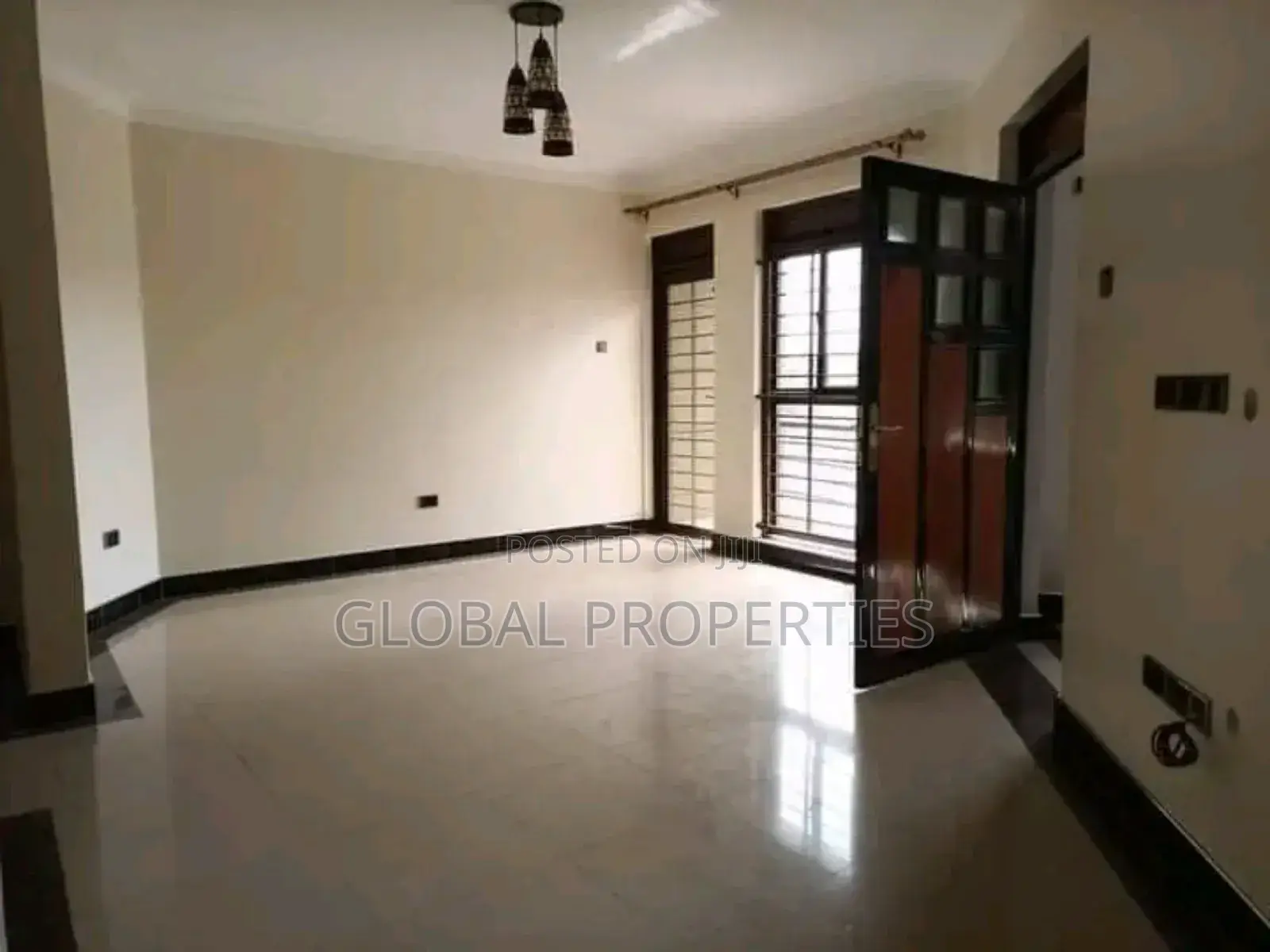 2bdrm Bungalow in Nsawo Estate, Central Division for rent