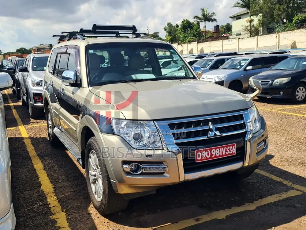 Mitsubishi Pajero V80 3.2 DI-D 2016 Gold