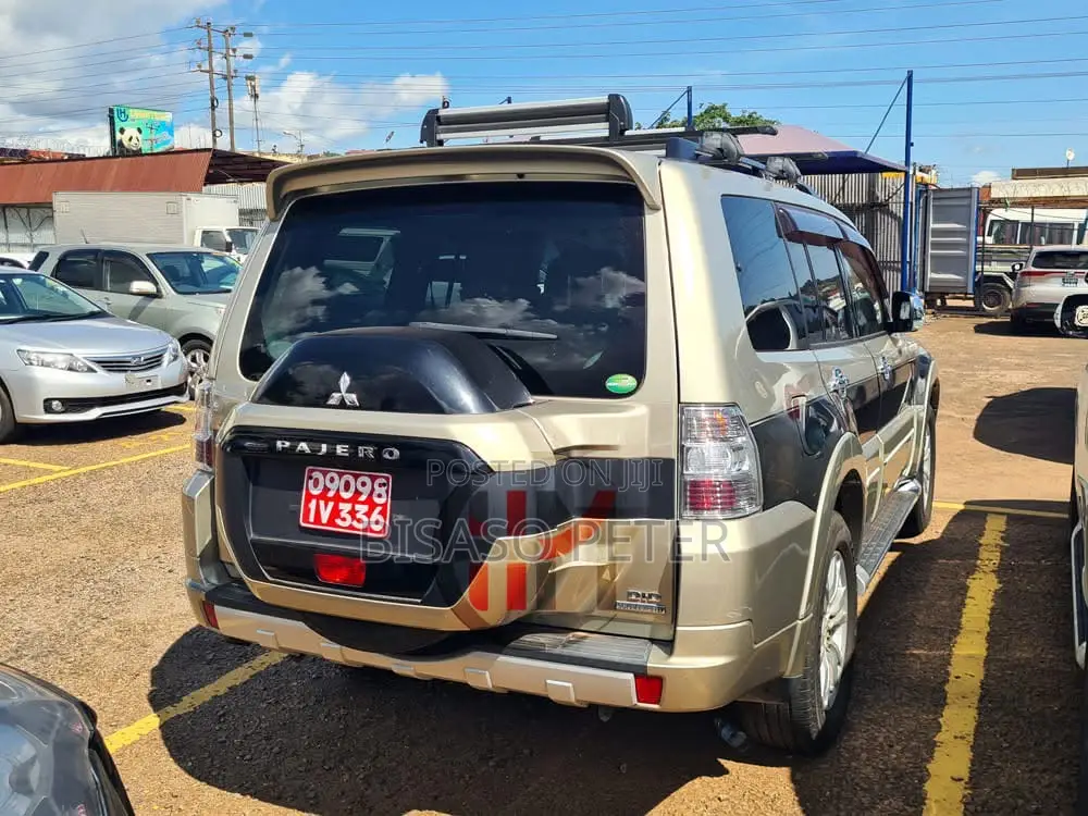 Mitsubishi Pajero V80 3.2 DI-D 2016 Gold